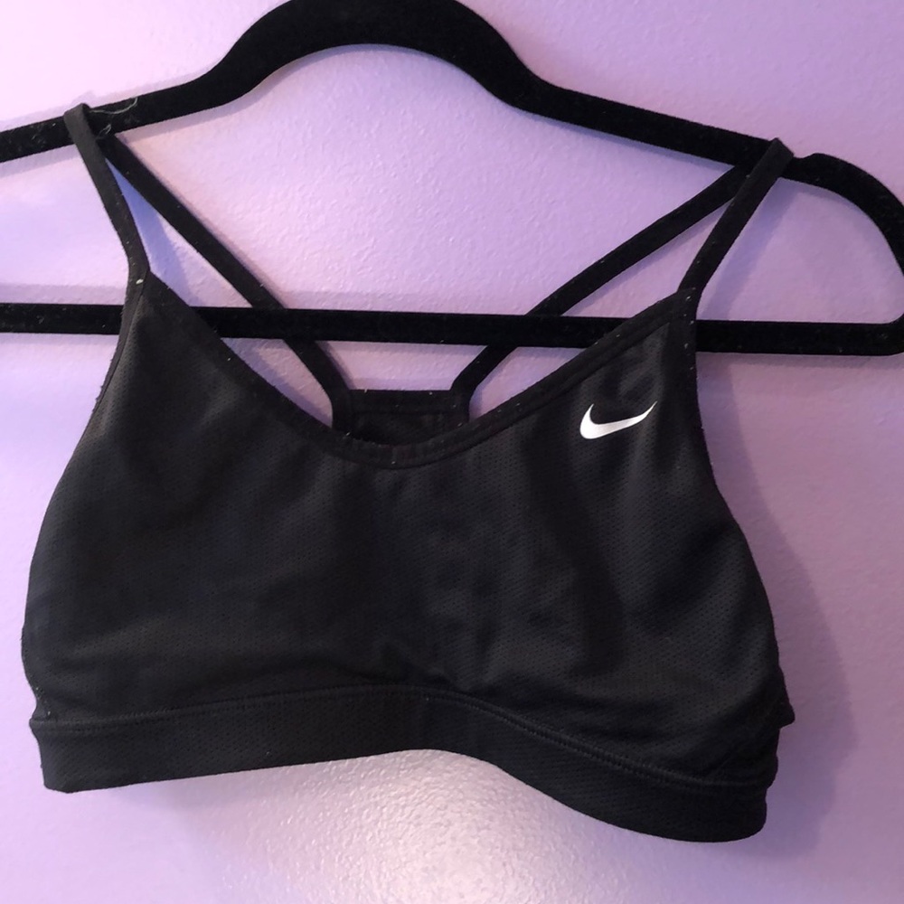 Nike sports bras (2)